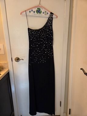 js boutique one shoulder dress JS Boutique Size 8-M Women's Black Solid One Shoulder Dress